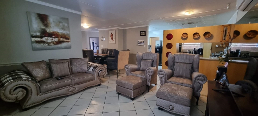 3 Bedroom Property for Sale in Langenhovenpark Free State